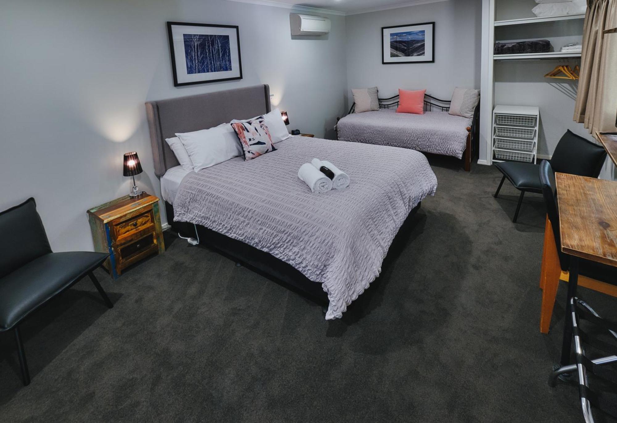 Edlin House Hotel Bright Luaran gambar